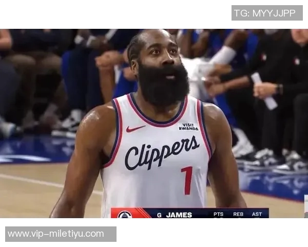 哈登三分首球遭格莱姆斯肘击裁判未作判罚引争议