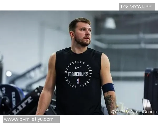 东契奇季前赛表现出色轻松砍下31分5板9助展现瘦身效果 东契奇季前赛表现出色轻松砍下31分5板9助展现瘦身效果