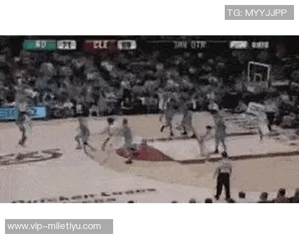 詹姆斯将利用东里包夹机会撕裂对手防线实现多打少战术 詹姆斯将利用东里包夹机会撕裂对手防线实现多打少战术