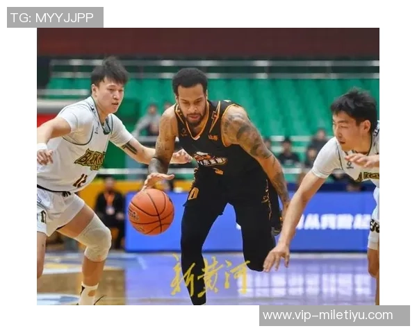 山东蜜獾在NBL常规赛第九轮中以85比93惜败于上海玄鸟展现顽强斗志 山东蜜獾在NBL常规赛第九轮中以85比93惜败于上海玄鸟展现顽强斗志